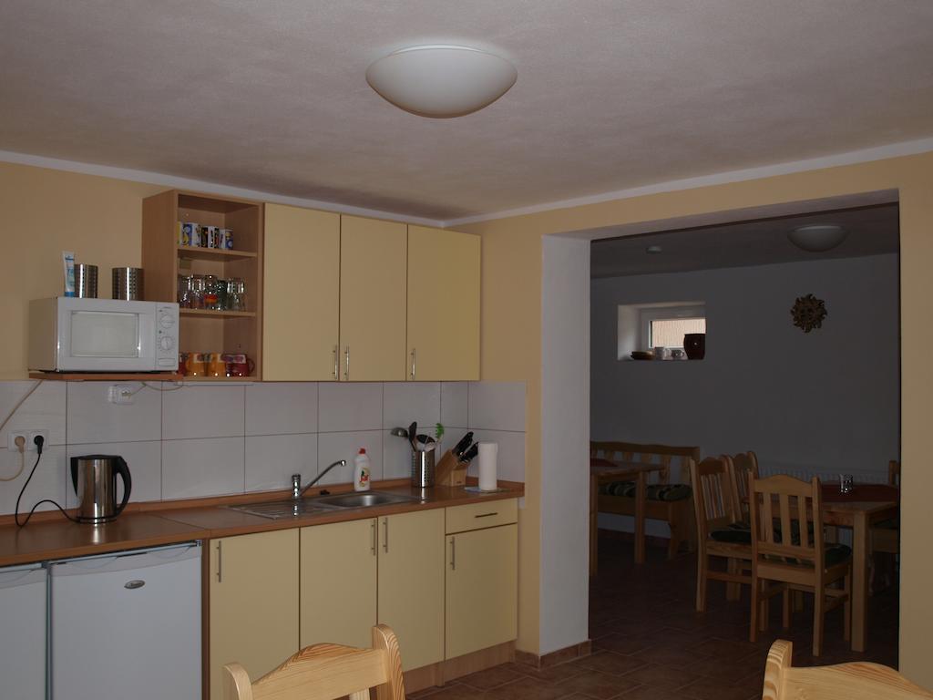 Penzion U Dvou Lip Drnholec Exterior photo